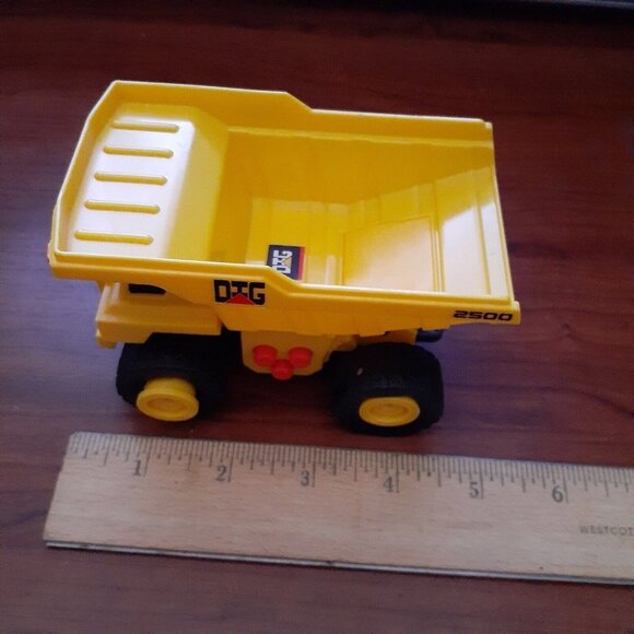 Maxx Action Contruction Drump Truck Toy with Sounds and Lights - Picture 6 of 6